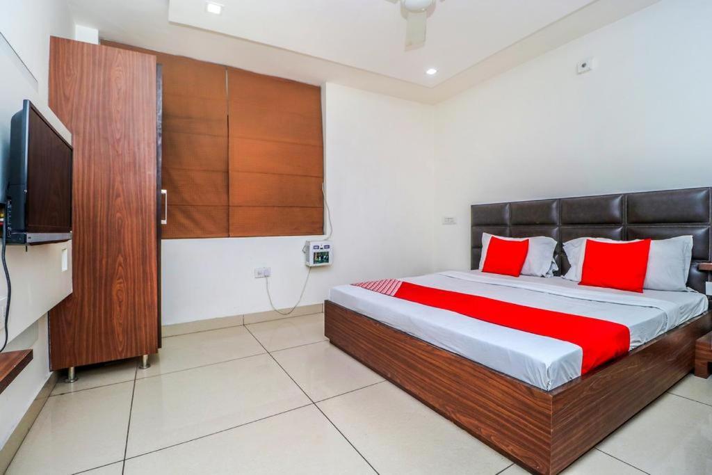 Hotel Sartaj Ludhiana Luaran gambar