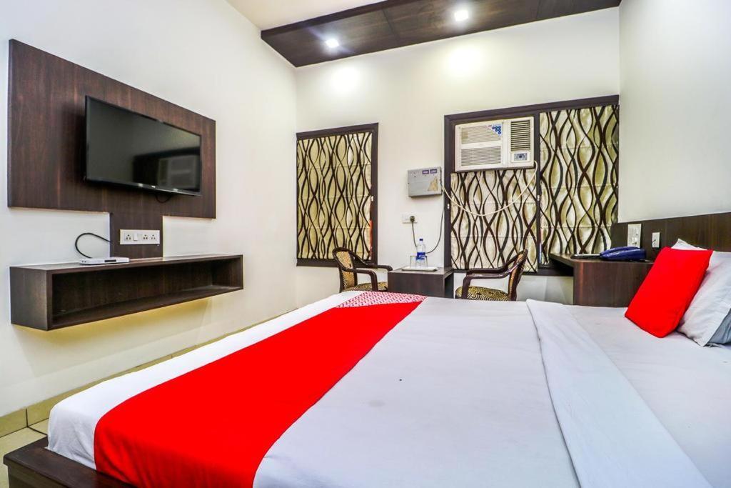 Hotel Sartaj Ludhiana Luaran gambar