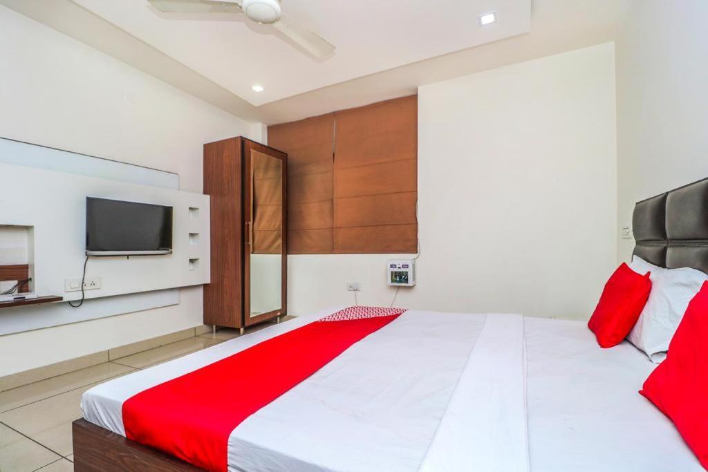 Hotel Sartaj Ludhiana Luaran gambar